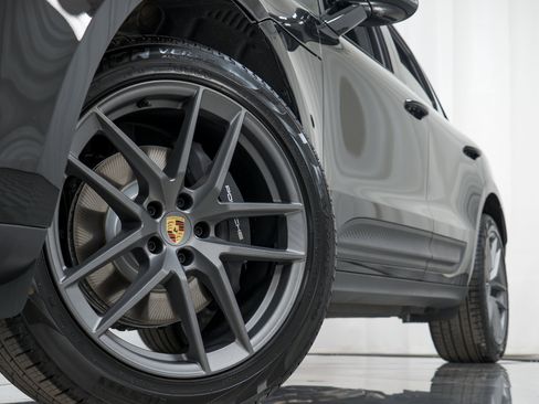 New 2026 Porsche Macan image 30