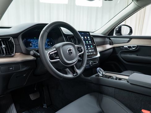 New 2026 Volvo XC90 B6 Plus w/ Protection Package Premier image 12