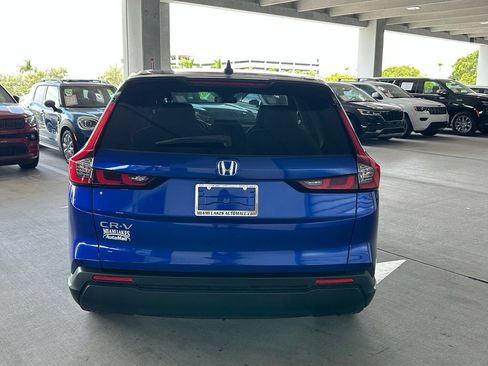 Used 2025 Honda CR-V LX image 4