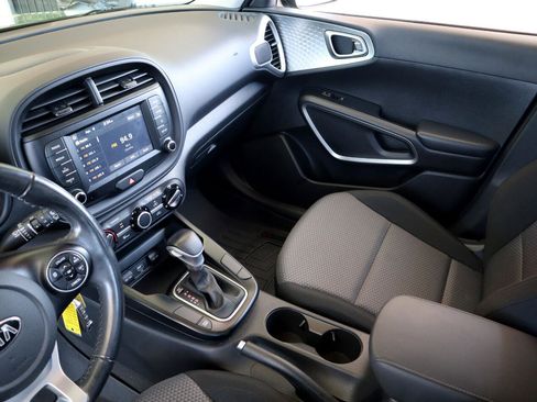 Used 2021 Kia Soul X-Line image 38