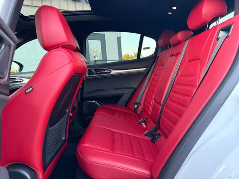 Used 2022 Alfa Romeo Stelvio Veloce AWD/4WD image 28