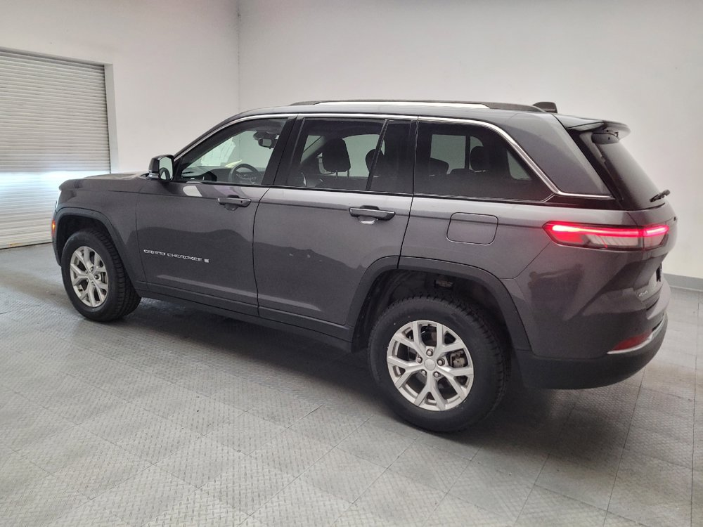 Used 2023 Jeep Grand Cherokee Limited AWD/4WD image 3