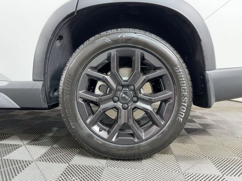 New 2025 Honda Pilot Touring image 11