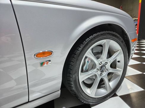 Used 2005 Jaguar S-TYPE R RWD image 32