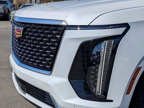 New 2026 Cadillac Escalade Luxury w/ Touring Package image 9