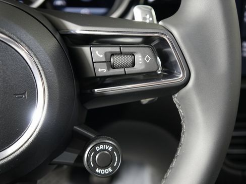 New 2026 Porsche Macan image 23