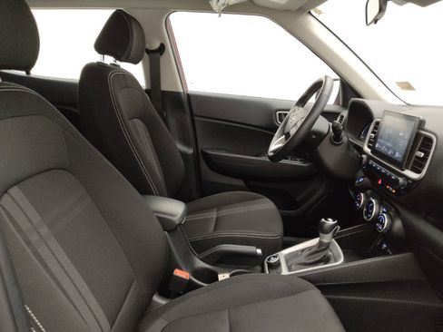 Used 2025 Hyundai Venue SEL FWD image 21