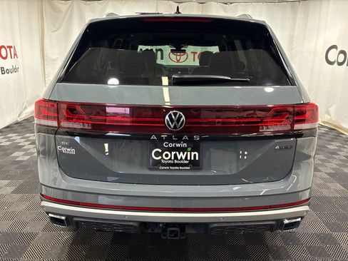 Used 2025 Volkswagen Atlas Peak Edition SE AWD/4WD image 7
