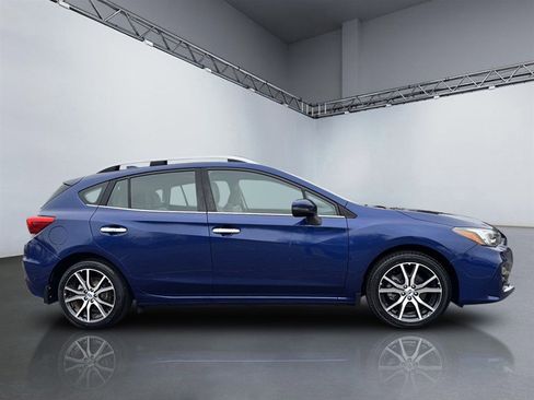 Used 2017 Subaru Impreza 2.0i Limited image 3
