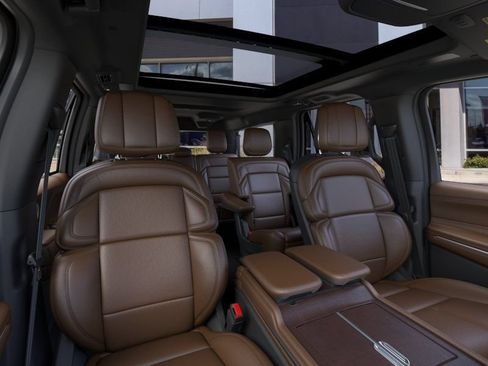 New 2026 Lincoln Navigator L Reserve AWD/4WD image 10