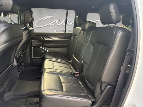 Used 2023 Jeep Wagoneer 4WD w/ Premium Group I image 22