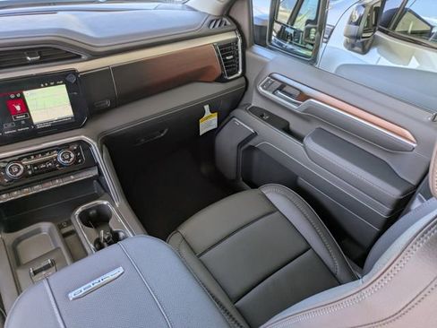 New 2026 GMC Sierra 2500 Denali w/ Denali Reserve Package image 16
