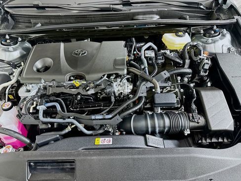 Used 2025 Toyota Camry SE image 31