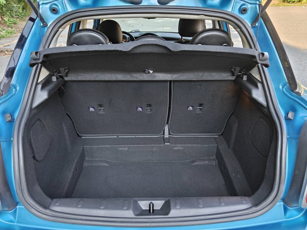 Used 2018 MINI Cooper 4-Door Hardtop FWD image 13