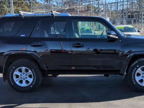 Used 2016 Toyota 4Runner SR5 Premium image 9