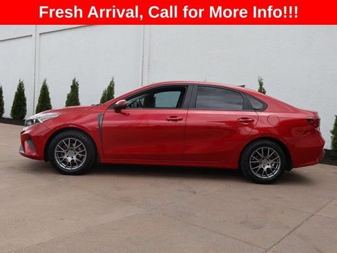 Used 2022 Kia Forte LXS w/ LXS Technology Package FWD image 3
