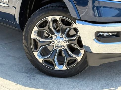Used 2022 RAM 1500 Limited AWD/4WD image 2