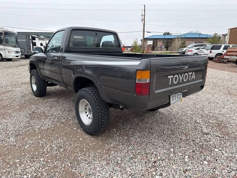 Used 1989 Toyota Pickup Deluxe AWD/4WD image 5