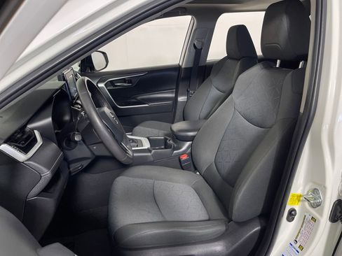 Certified 2022 Toyota RAV4 XLE w/ Convenience Package image 12