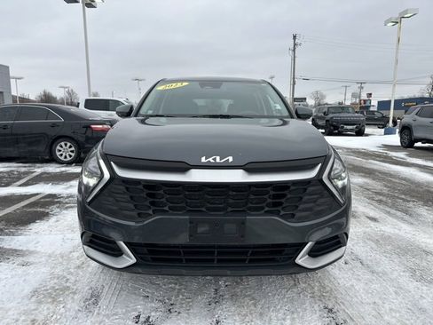 Used 2023 Kia Sportage LX image 3
