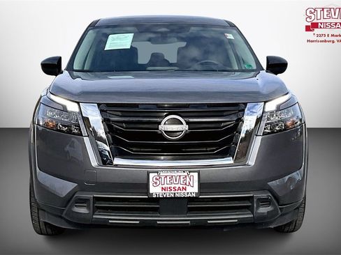 Used 2024 Nissan Pathfinder S image 2