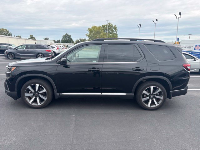 Used 2023 Honda Pilot Touring image 4