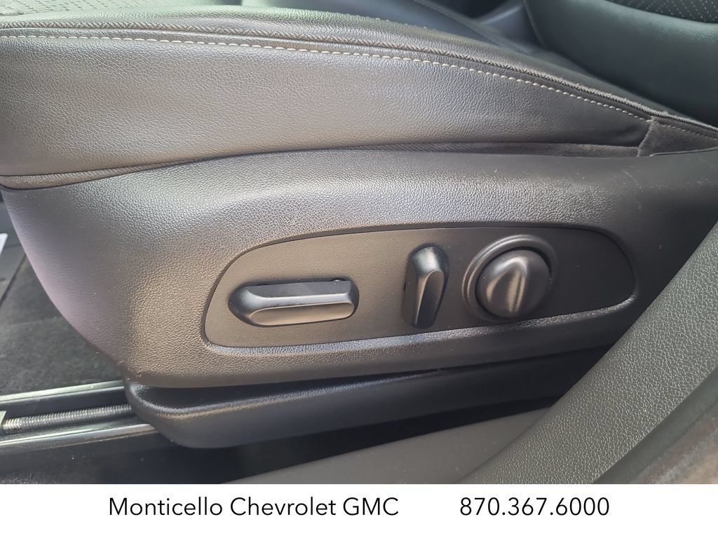 Certified 2022 Buick Encore GX Essence w/ Experience Buick Package FWD image 15