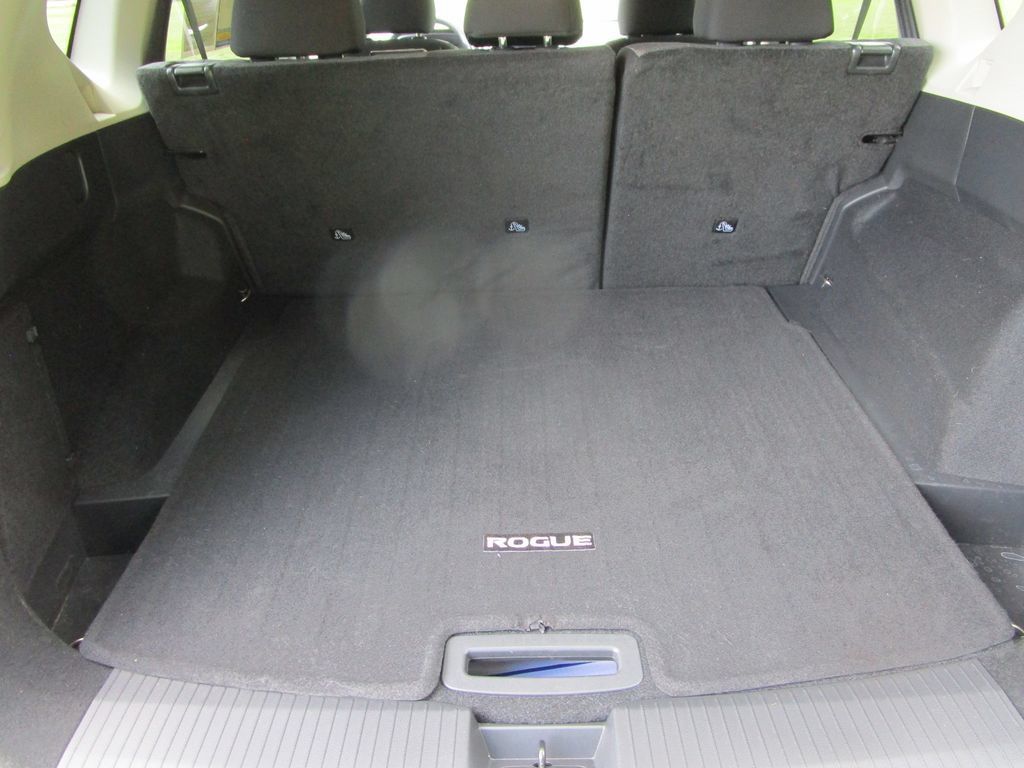 Used 2023 Nissan Rogue SV FWD image 16
