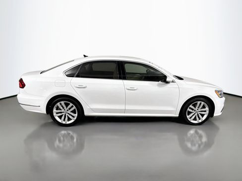 Used 2018 Volkswagen Passat 2.0T SE FWD image 8