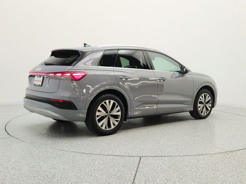 Used 2023 Audi Q4 e-tron Premium RWD image 5