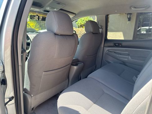 Used 2006 Toyota Tacoma PreRunner RWD image 11