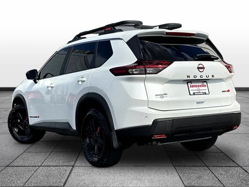 Certified 2025 Nissan Rogue SV AWD/4WD image 5