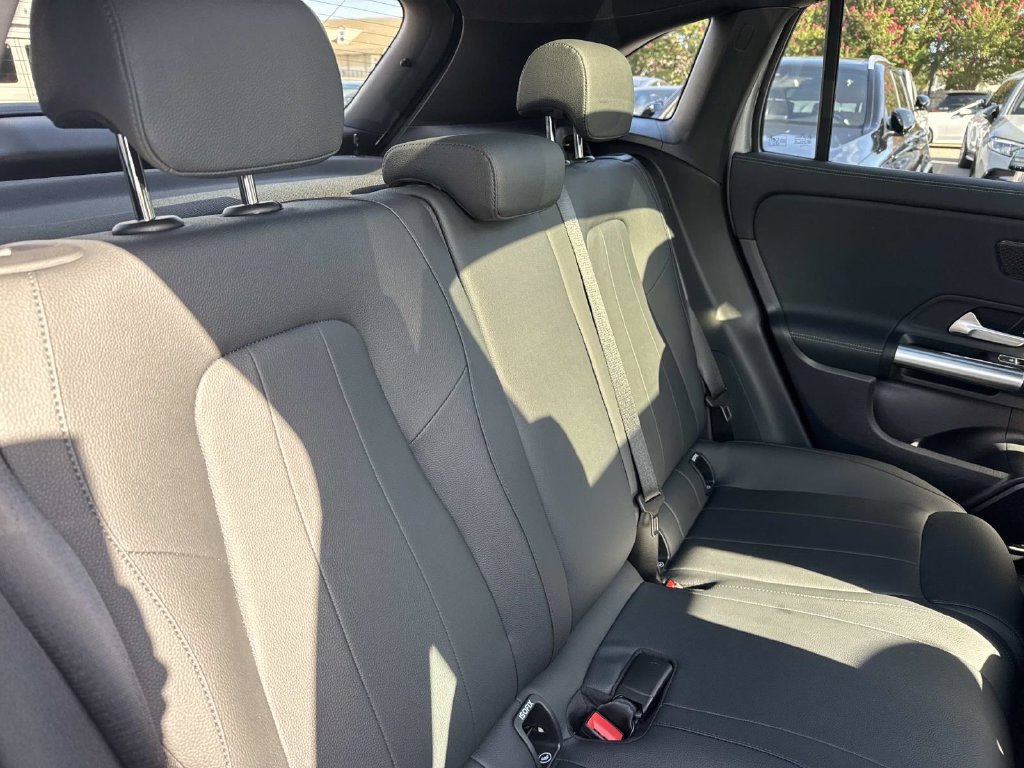 Used 2026 Mercedes-Benz GLA 250 image 9