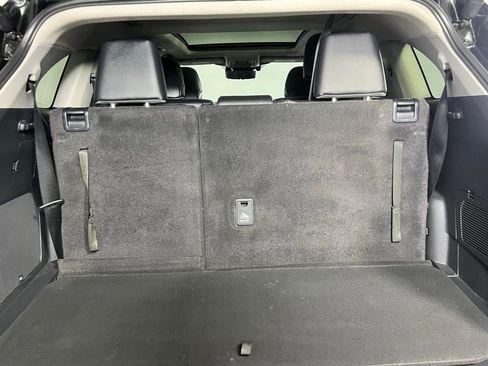 Used 2024 Toyota Highlander Platinum image 30