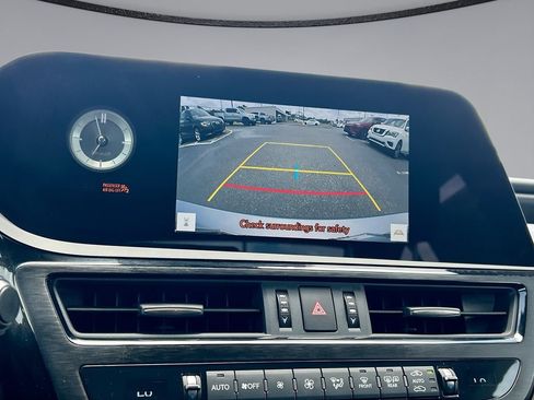 Used 2025 Lexus ES 350 w/ Premium Package FWD image 22