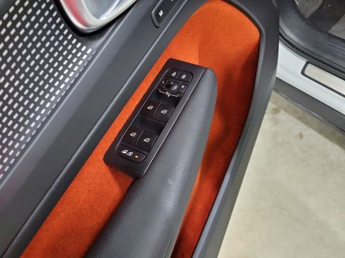 Used 2019 Volvo XC40 T5 R-Design image 22