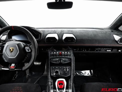 Used 2018 Lamborghini Huracan Performante image 30