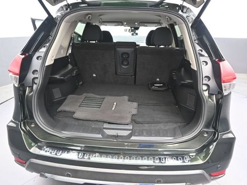 Used 2019 Nissan Rogue SV w/ Premium Package AWD/4WD image 14