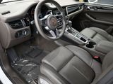 Certified 2020 Porsche Macan image 4