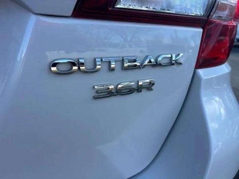 Used 2019 Subaru Outback 3.6R Limited w/ Popular Package #2 image 16