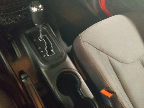 Used 2018 Jeep Wrangler Sport image 26