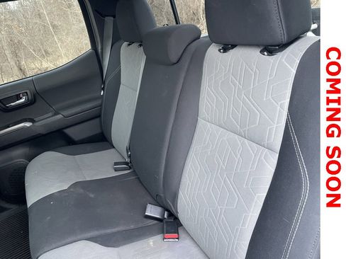 Used 2021 Toyota Tacoma TRD Off-Road image 6