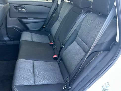 Used 2024 Nissan Rogue SV FWD image 11