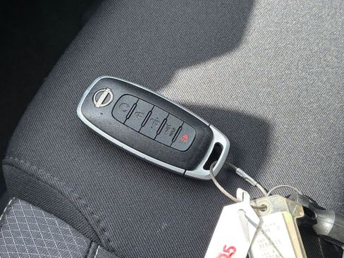 Used 2025 Nissan Pathfinder SV AWD/4WD image 22