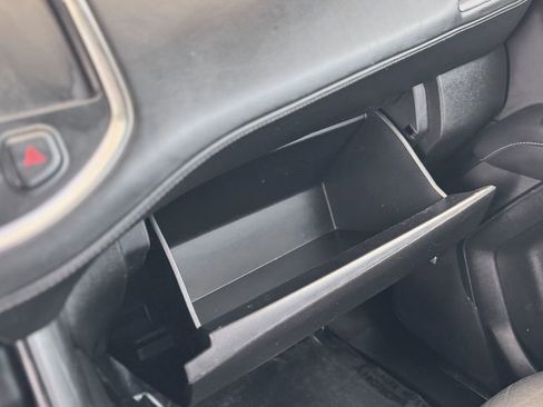 Used 2022 Chevrolet Suburban Z71 w/ Z71 Off-Road Package image 29