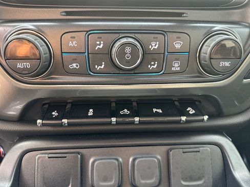 Used 2018 Chevrolet Silverado 1500 LT w/ LPO, Black Pack AWD/4WD image 23
