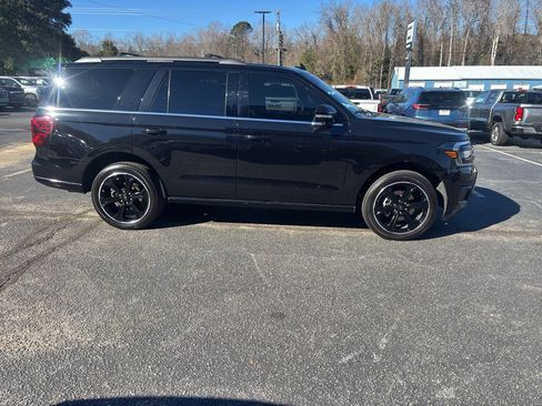 Used 2023 Ford Expedition Limited image 5