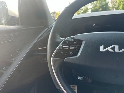 Used 2023 Kia Niro Wave FWD image 28