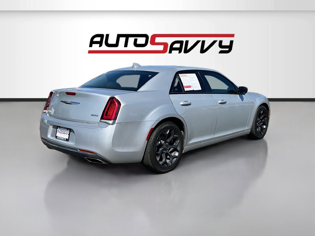 Used 2019 Chrysler 300 Touring w/ Sport Appearance Package RWD image 7