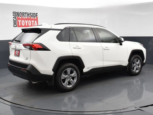 Used 2025 Toyota RAV4 LE AWD/4WD image 4